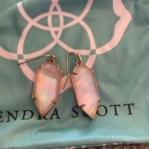 Small Kendra Scott earrings